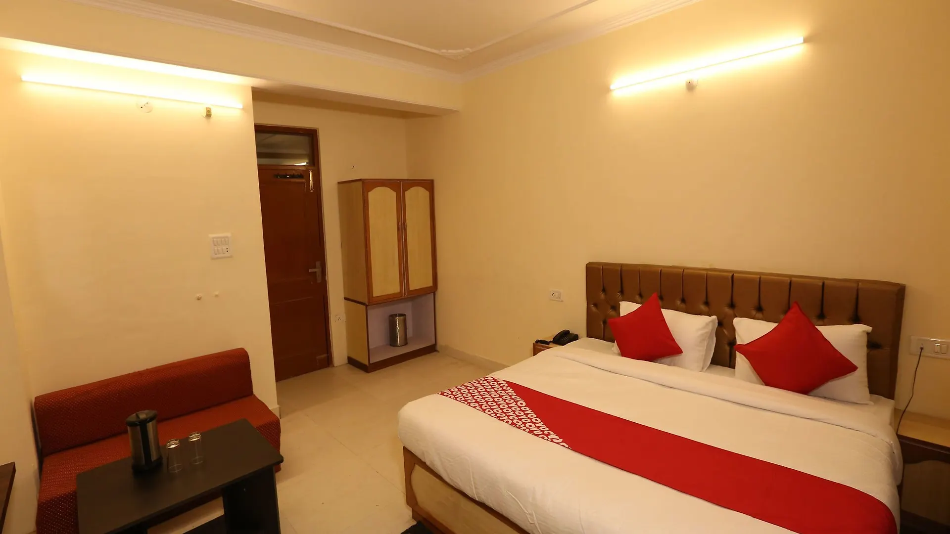 Oyo 14212 Tanwar Regency Hotel Shimla